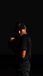 Gators Pitcher Glove Down
